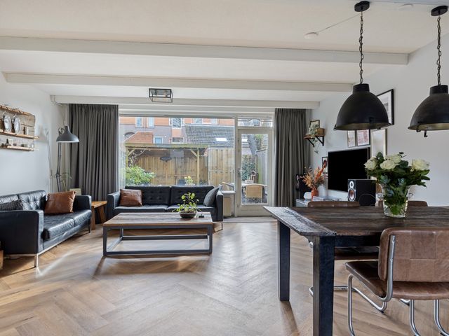 Zestienhovensekade 6, Rotterdam