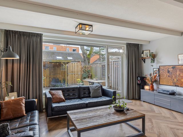 Zestienhovensekade 6, Rotterdam