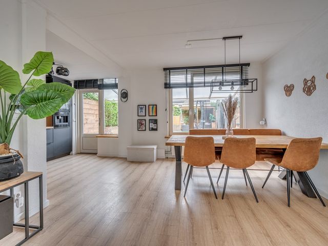 Burgemeester Joostenlaan 42, Roermond