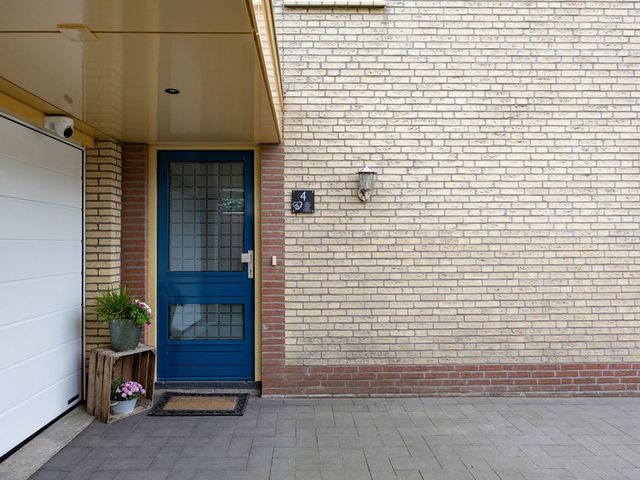 Klaproos 4, Marum