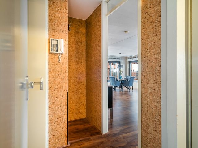 Simon Carmiggelthof 109, Den Haag
