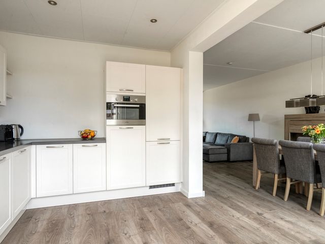 Poelekes 25, Halsteren