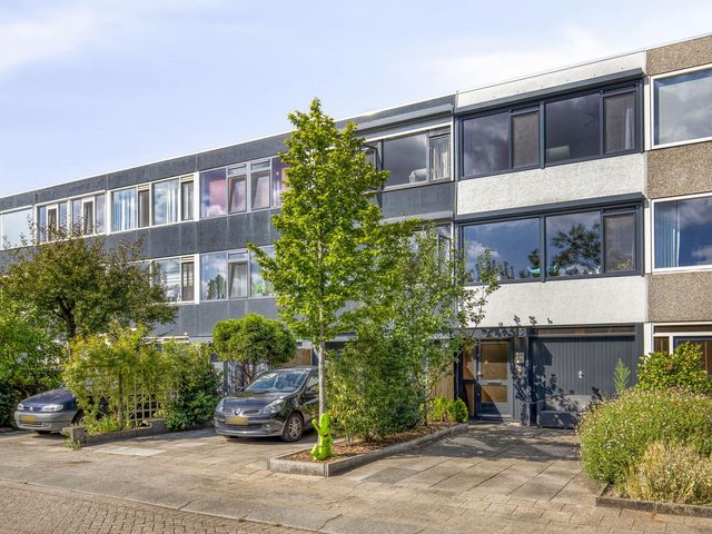 Akkerdistel 15, Rotterdam