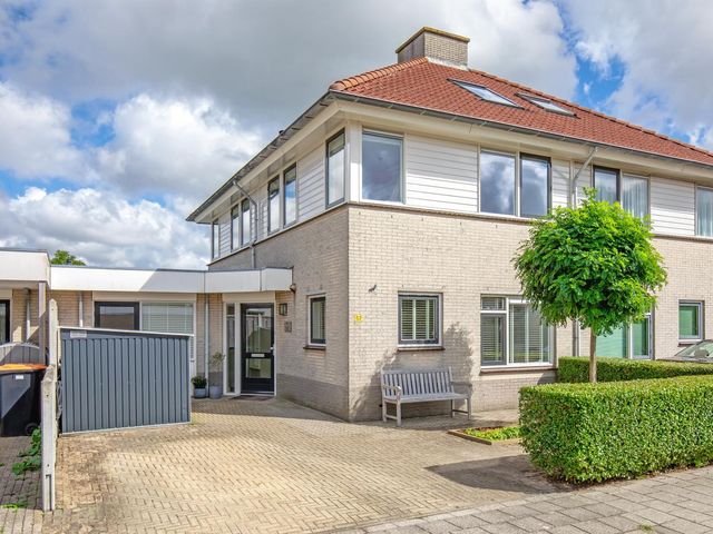Hoefslag 57, Den Burg