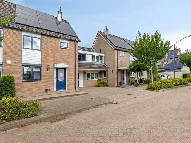 Zalmstraat 6, Woudrichem