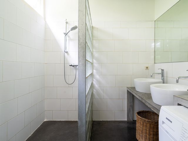Boterpol 45, Wateren