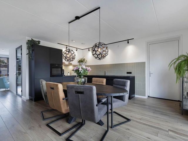 Botter 16, Heerenveen