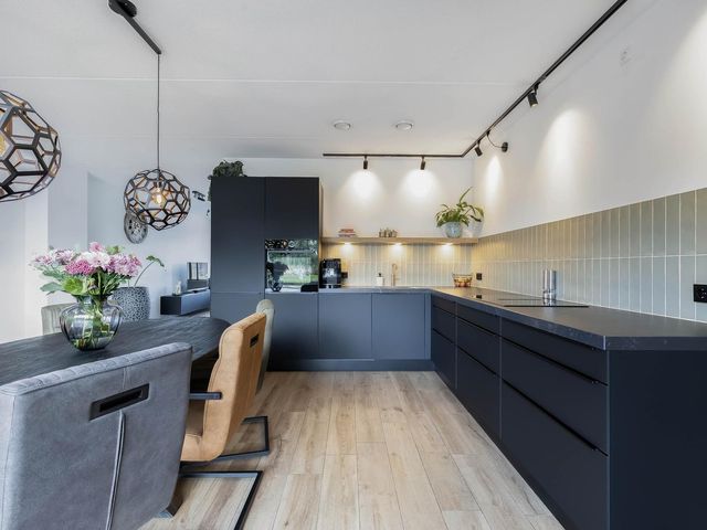 Botter 16, Heerenveen