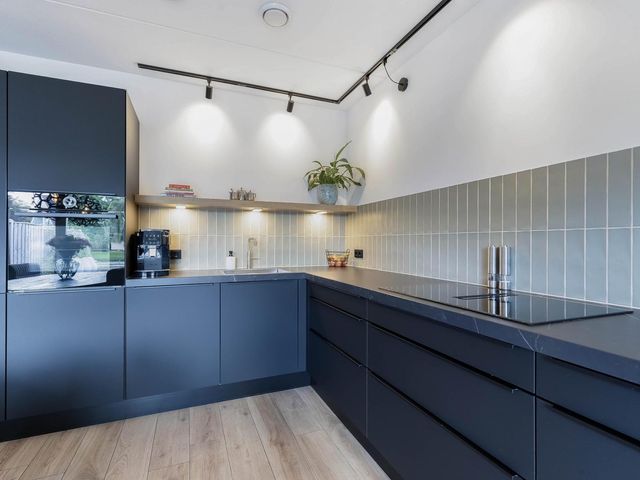 Botter 16, Heerenveen