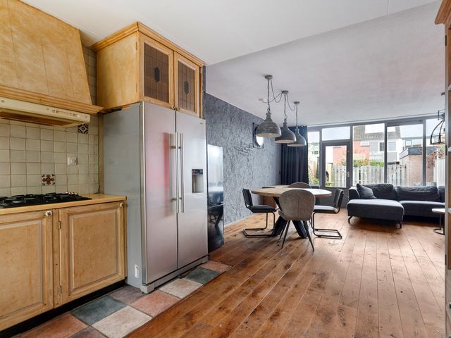 Doorzwin 3213, Julianadorp