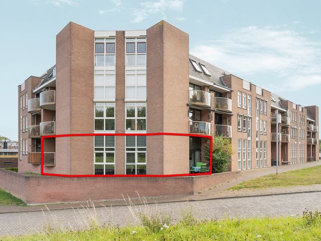 Deltastraat 2, Almere