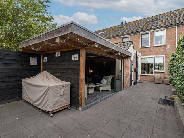 Melkweg 52, Oude-Tonge