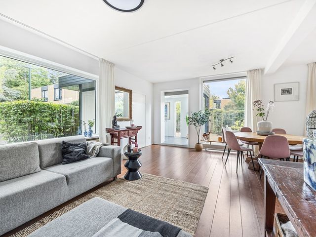 Rozentuin 252, Voorburg