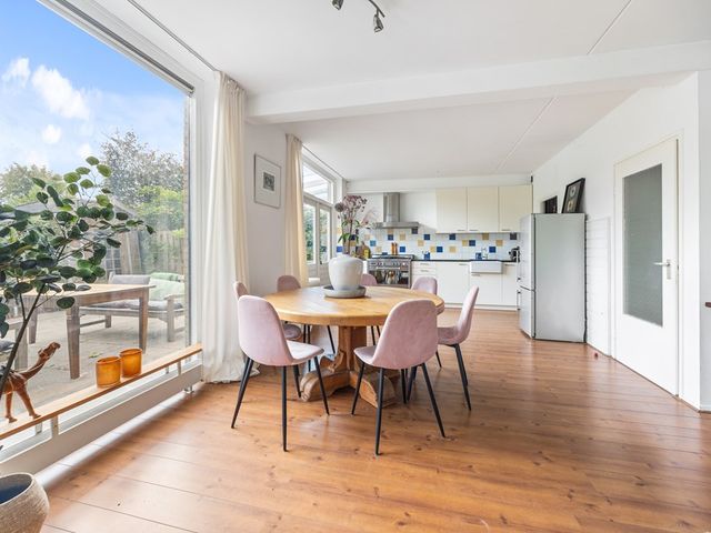 Rozentuin 252, Voorburg