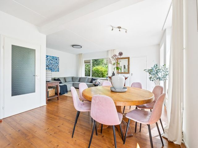 Rozentuin 252, Voorburg