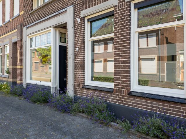 Hoofdstraat 76, Rijen