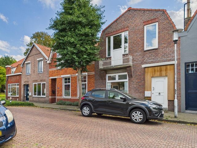 Westdam 13, Sas van Gent
