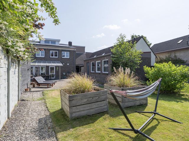 Steenweg 11, Merkelbeek