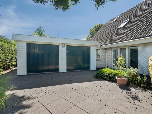 Clinckenburgh 27, Oegstgeest