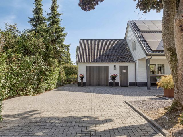 Joost Van Den Vondelstraat 1, Kesteren