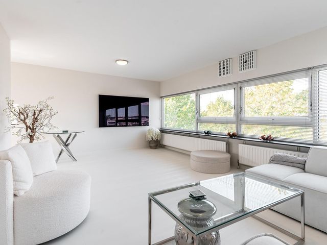 Peter Sellershof 186, Almere