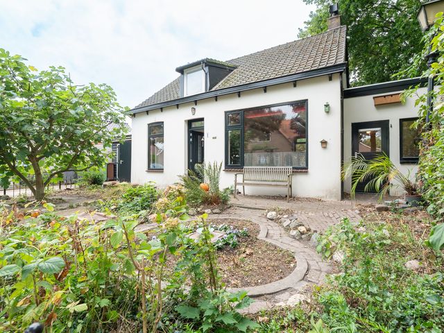 Middeldijk 1, Rockanje