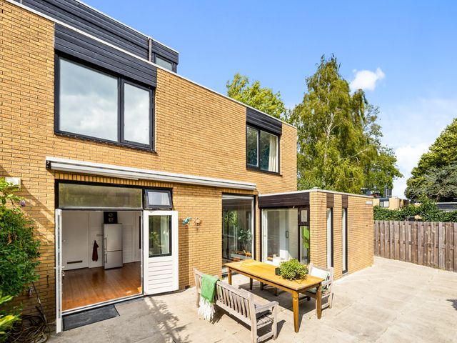 Rozentuin 252, Voorburg