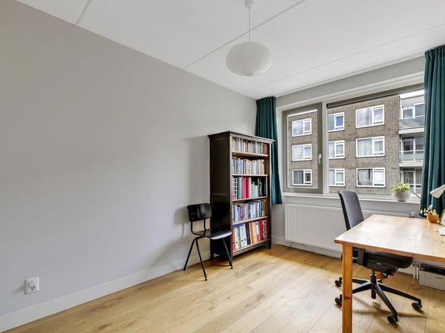 Weeresteinlaan 12, Utrecht