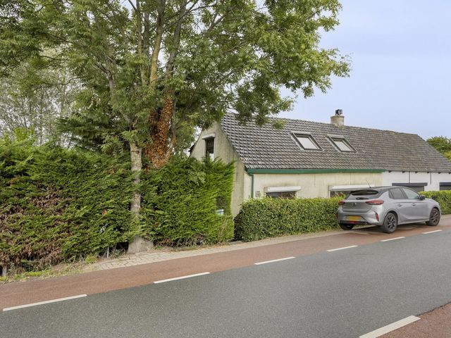 Blaaksedijk Oost 18, Heinenoord