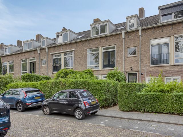 Mr. Troelstralaan 24, Amstelveen