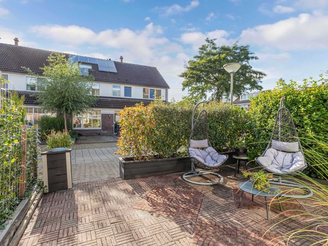 Warderhof 9, Emmeloord