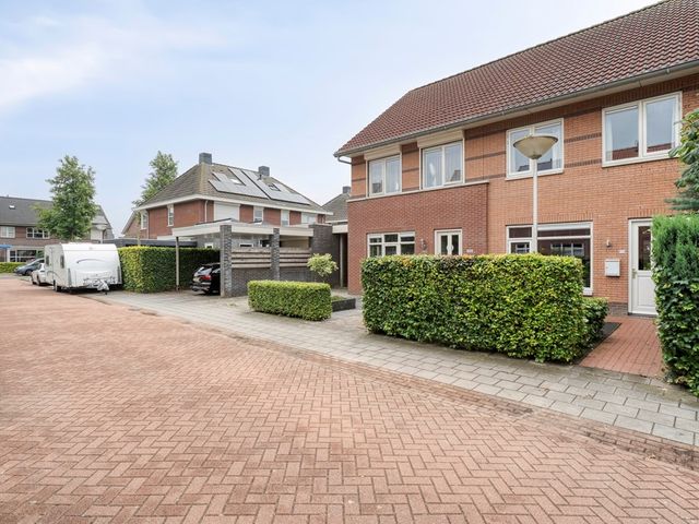 Van Oijstraat 26, Hardenberg