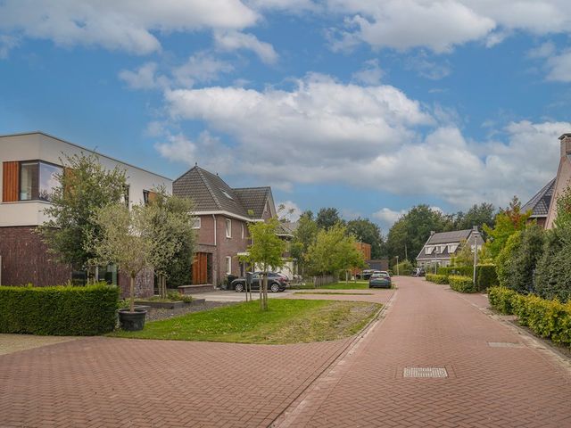 Zomertortellaan 9, Almere