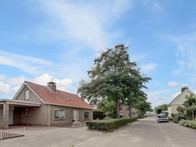 Akker 1, Oosterland