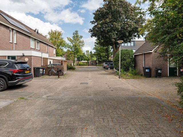 Maanzaaderf 12, Diemen