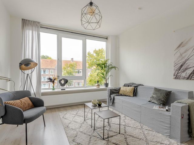 Dorpsweg 152B, Rotterdam