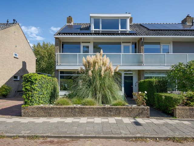 Sweelinckhof 8, Voorschoten