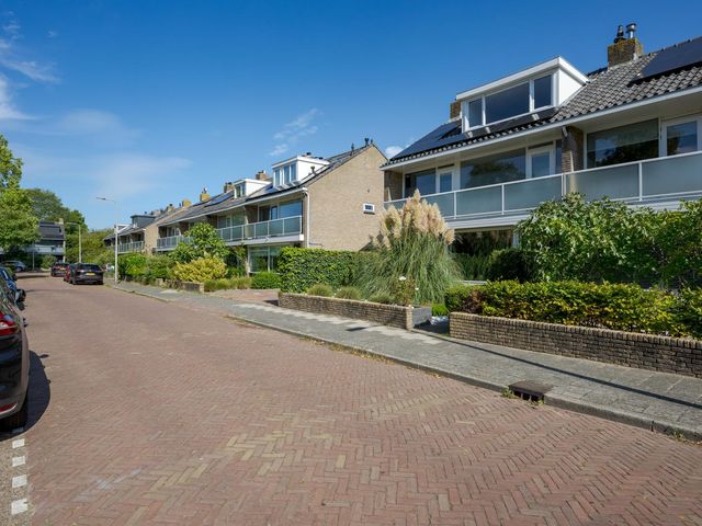 Sweelinckhof 8, Voorschoten