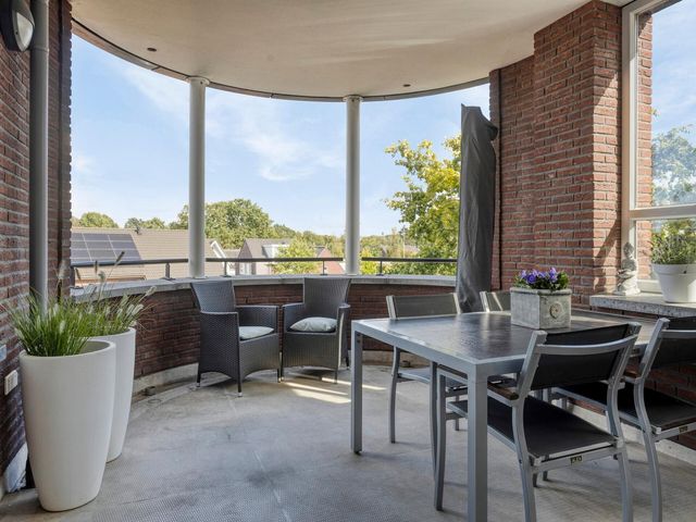 Tamboer 48, Best