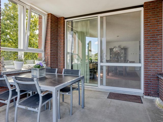 Tamboer 48, Best