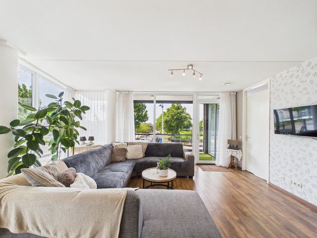 Alberdingk Thijmstraat 45, Terneuzen