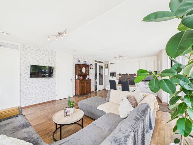 Alberdingk Thijmstraat 45, Terneuzen