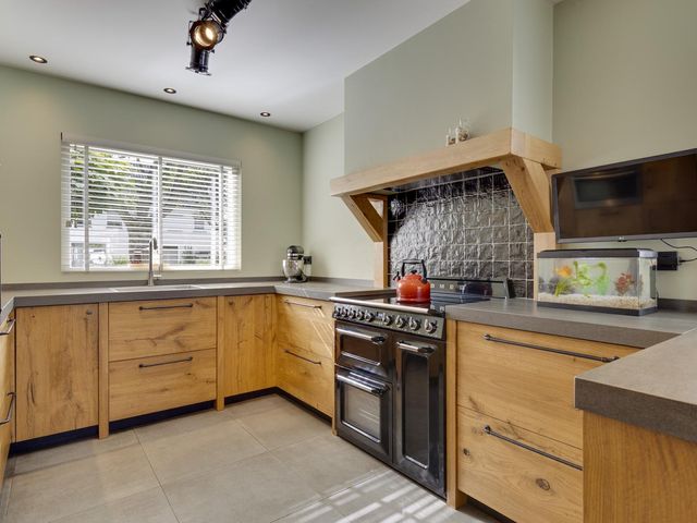 Einthovenstraat 5, Geleen