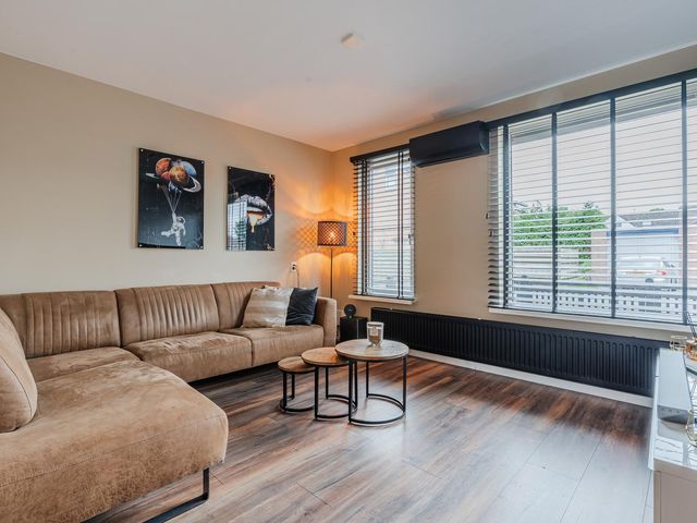 van Leeuwenhoekstraat 28, Hoogeveen