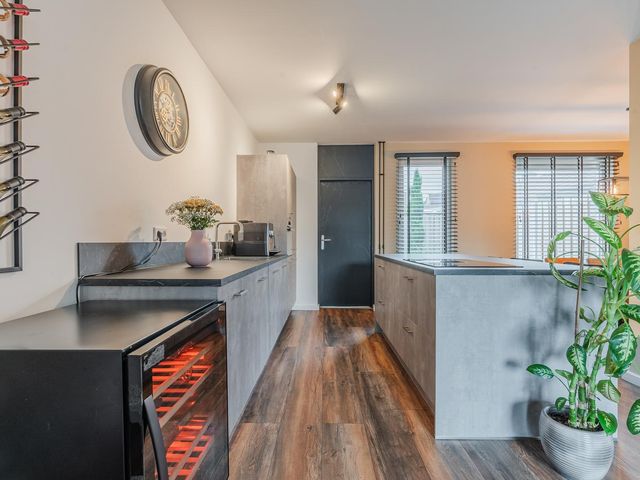 van Leeuwenhoekstraat 28, Hoogeveen