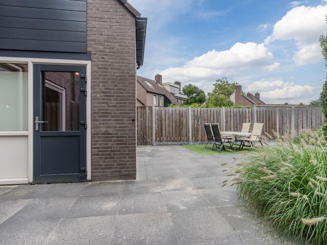 van Leeuwenhoekstraat 28, Hoogeveen