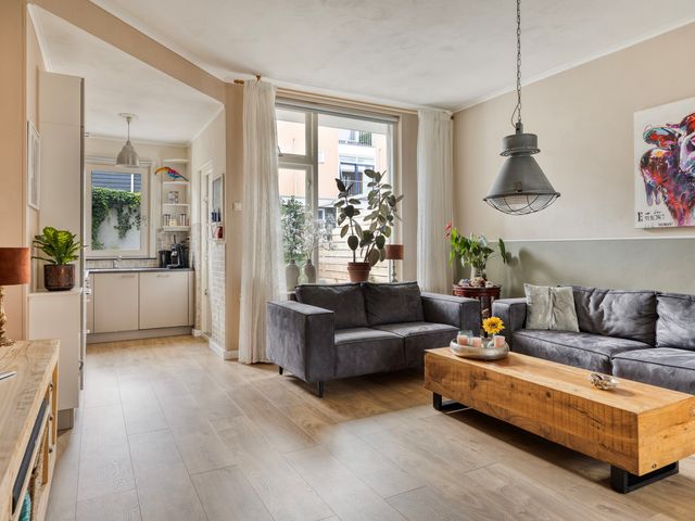 Nieuwe Maasstraat 48, Schiedam
