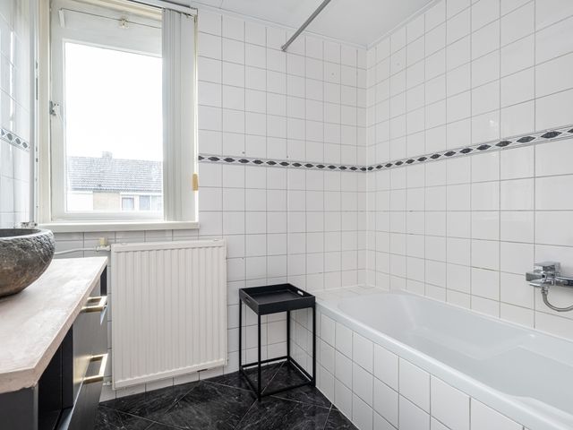 Hertog Jan van Beierenln 31, Nieuwe-Tonge