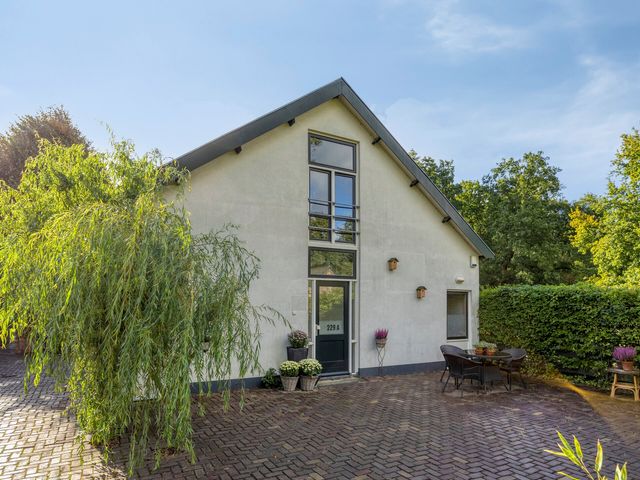 Leidseweg 229A, Voorschoten
