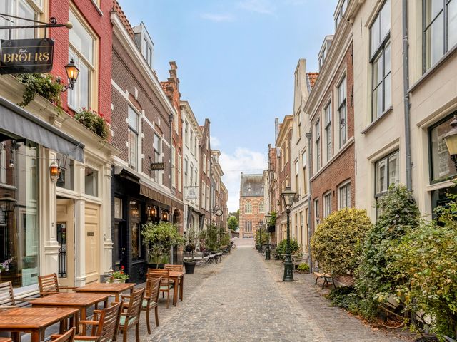 Kloksteeg 11, Leiden
